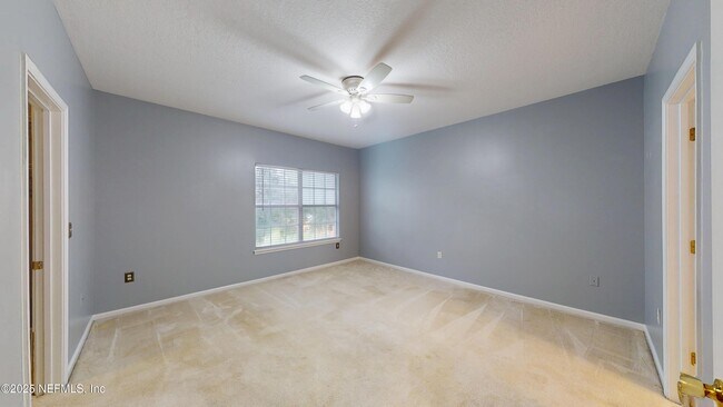 Building Photo - 9744 Summer Grove Way W