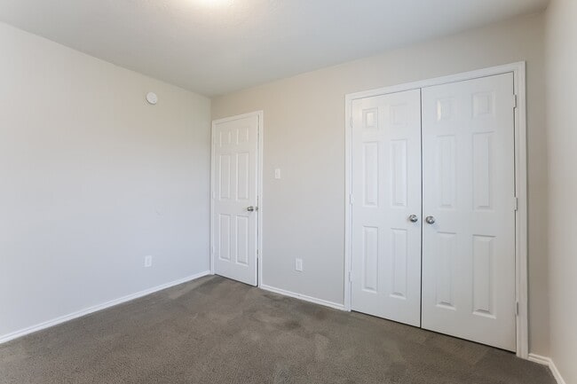 Building Photo - 20518 Holly Barr Ln