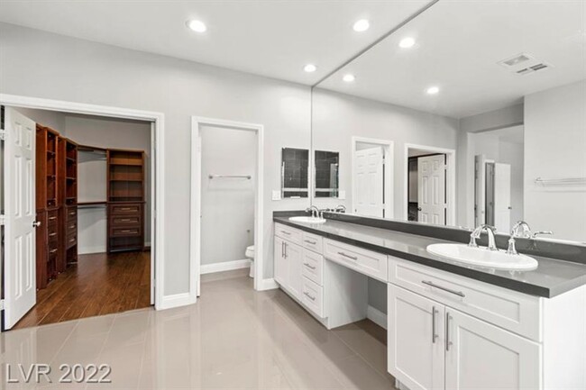 Building Photo - Recently remodeled 5 BEDROOMs/4 bathrooms,...