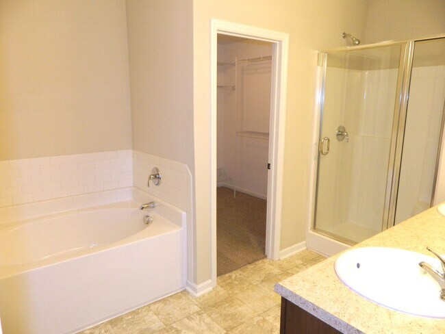 Building Photo - 7018 Summerton Dr