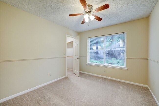 Building Photo - 60 W Indian Sage Cir