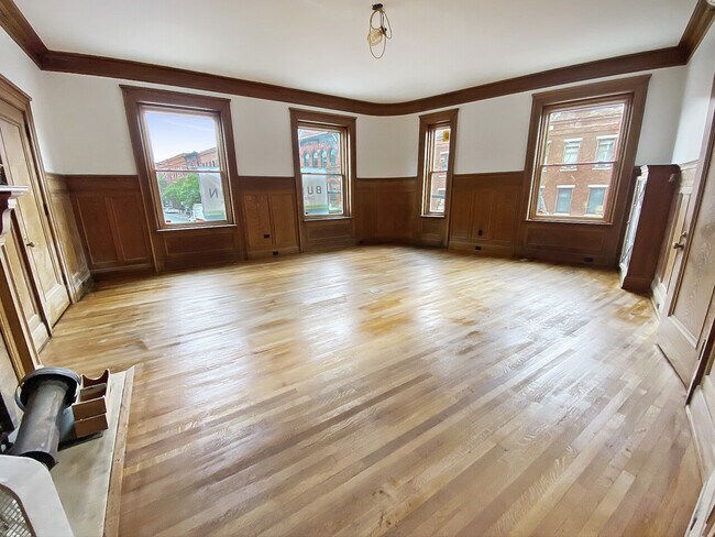 Building Photo - The National