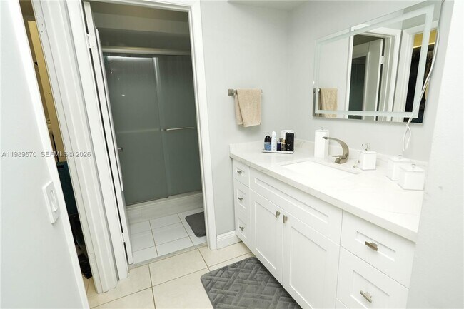 Building Photo - 3460 NW 21 St