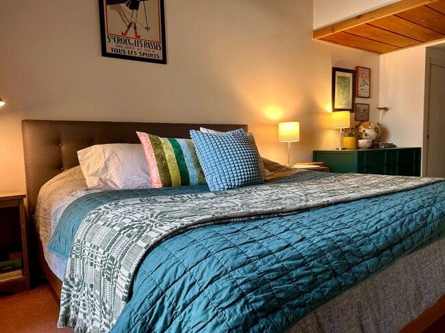 Building Photo - 1904 Sierra Nevada Rd