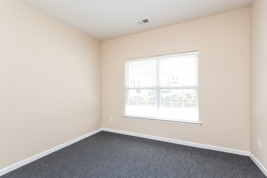 Building Photo - 4455 Ambassador Way