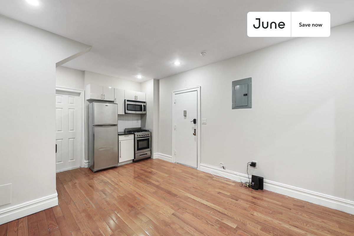 Building Photo - 736 Riverside Dr