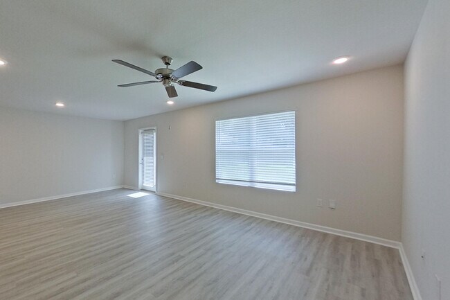 Building Photo - 4678 Malay Cir