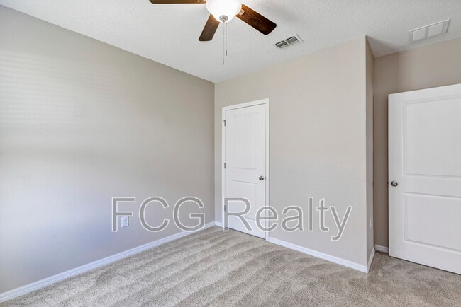 Building Photo - 72 Hickory Crse