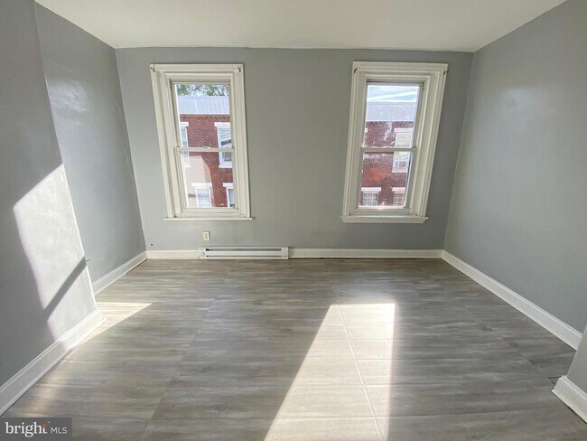 Building Photo - 3050 Hartville St