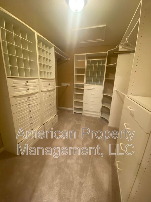 Building Photo - 6004 S Atlanta Ct