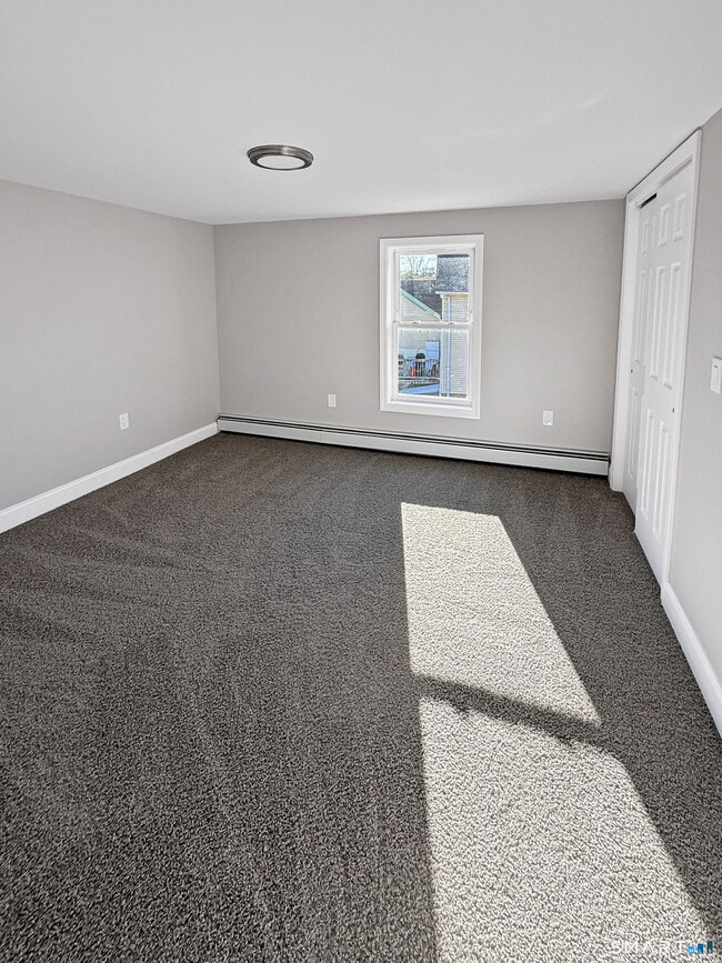 Building Photo - 4 River Rd