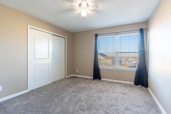 Building Photo - 9234 Red Fern Ln