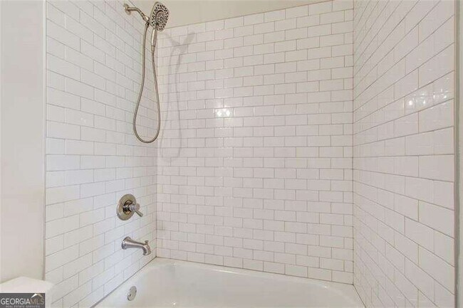 Building Photo - 1240 Oakland Terrace SW