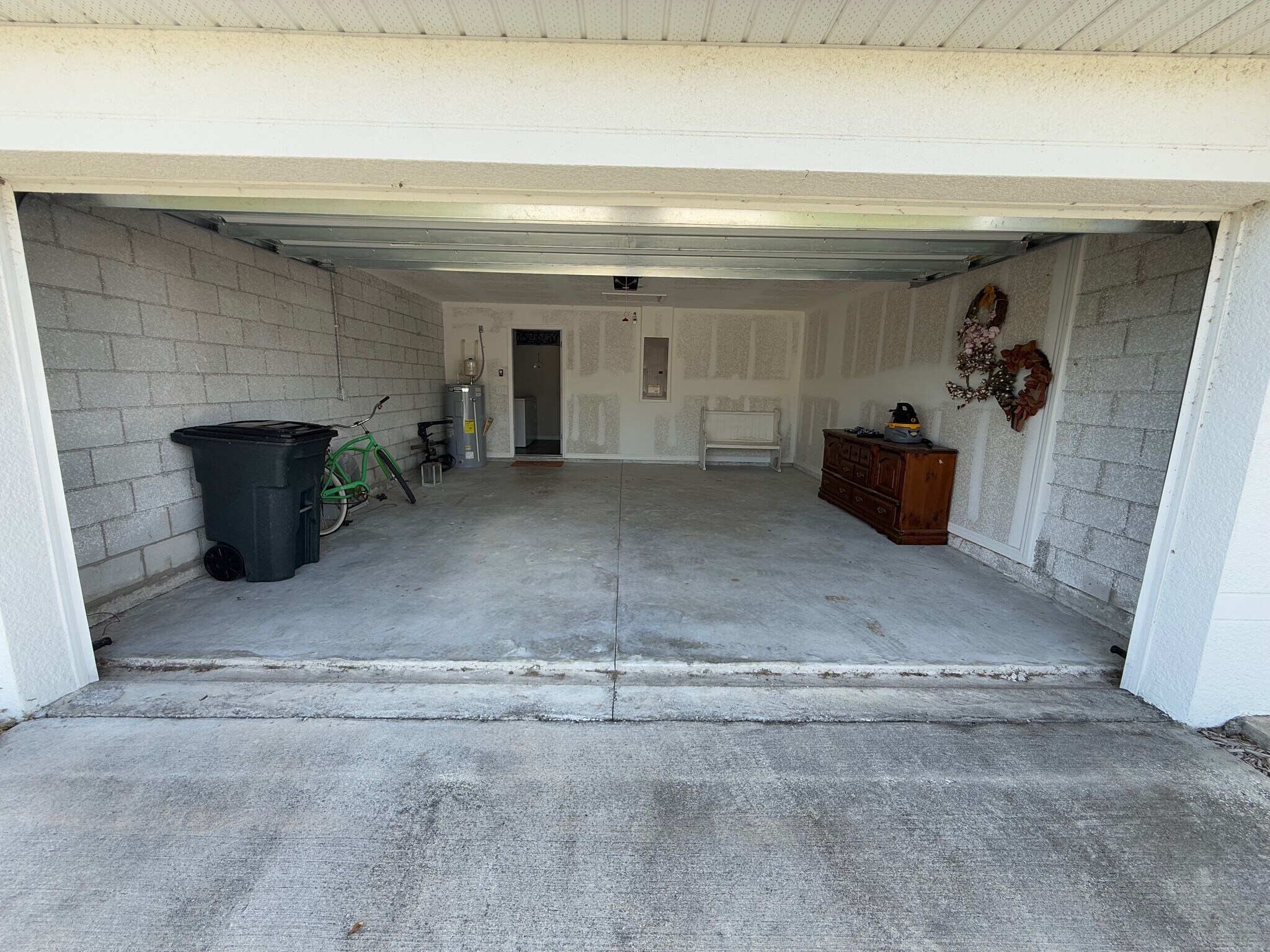 Building Photo - 458 River Hill Dr