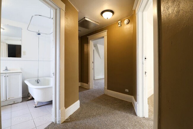 Building Photo - MOVE IN SPECIAL $500 OFF FIRST MONTHS RENT...