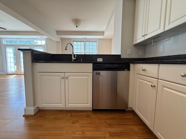 Building Photo - 1525 Old Trail Dr