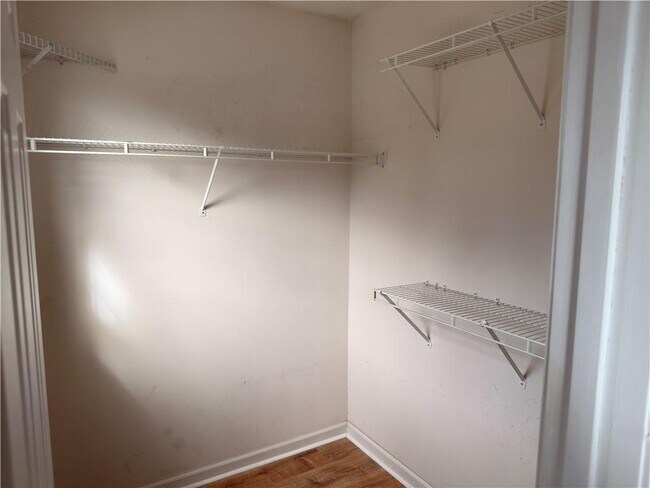 Building Photo - 3539 Benthollow Ln