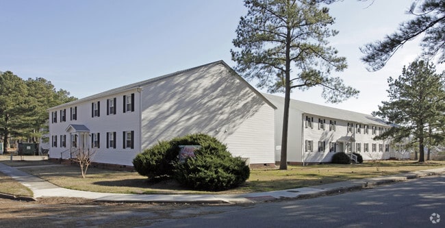 Primary Photo - Apple Blossom Apartments