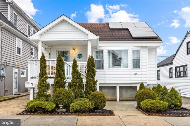 Building Photo - 208 N Lancaster Ave