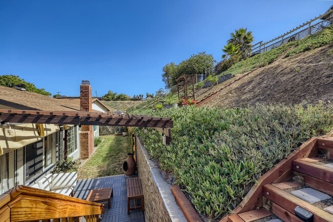 Building Photo - Charming 3-Bedroom, 2-Bath Home in a Cul-d...