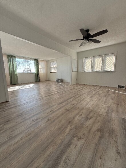 Building Photo - 1400 Woodlawn Beach