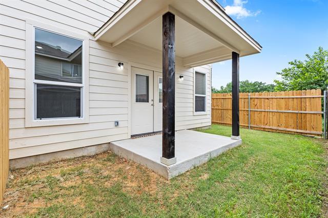 Building Photo - 2308 Bloomfield Dr
