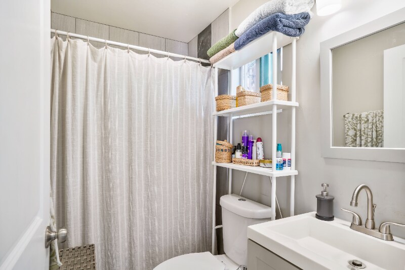 Building Photo - 933 21st St