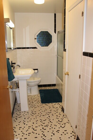 Bathroom with original 1960's tile - 133 Rockdale Ave