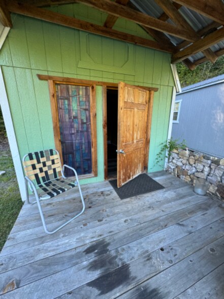 Building Photo - 9824 Hwy 421 S