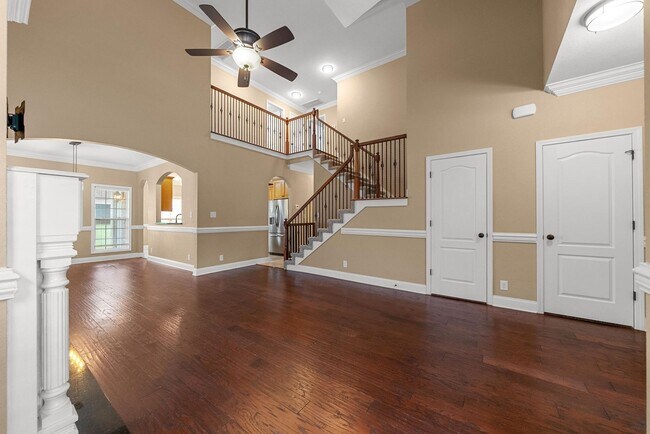 Building Photo - Pet Friendly in Sango!