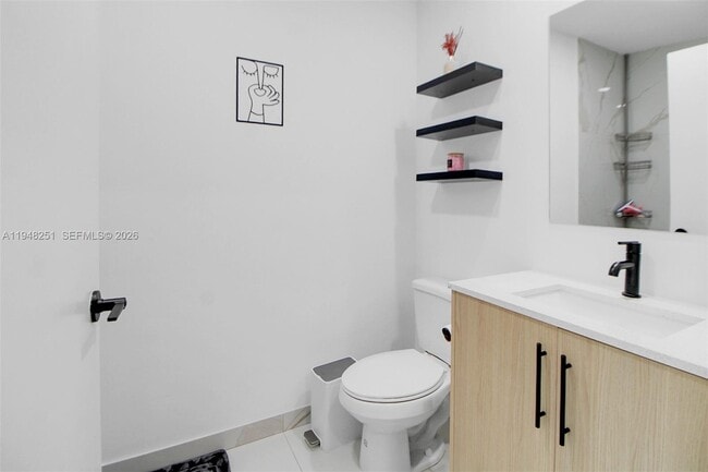 Building Photo - 320 NW 13th Ct