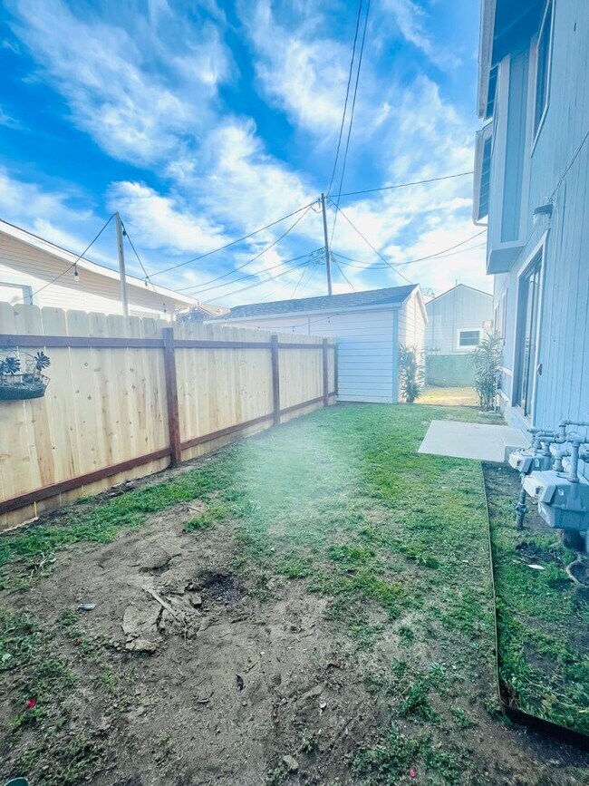 Building Photo - 793