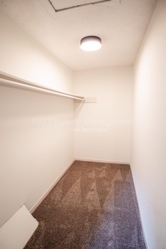 Building Photo - 3112 E Governor John Sevier Hwy