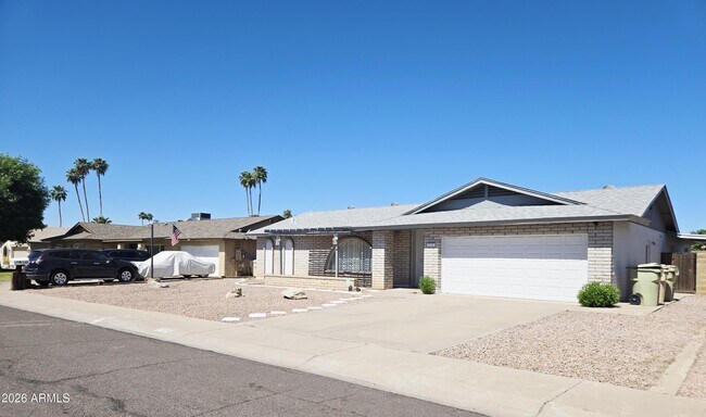 Building Photo - 5132 W Las Palmaritas Dr
