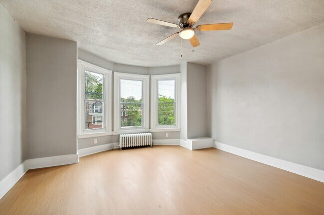 Building Photo - 864 E Chelten Ave