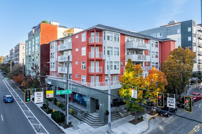 Building Photo - Sunrise Cascade