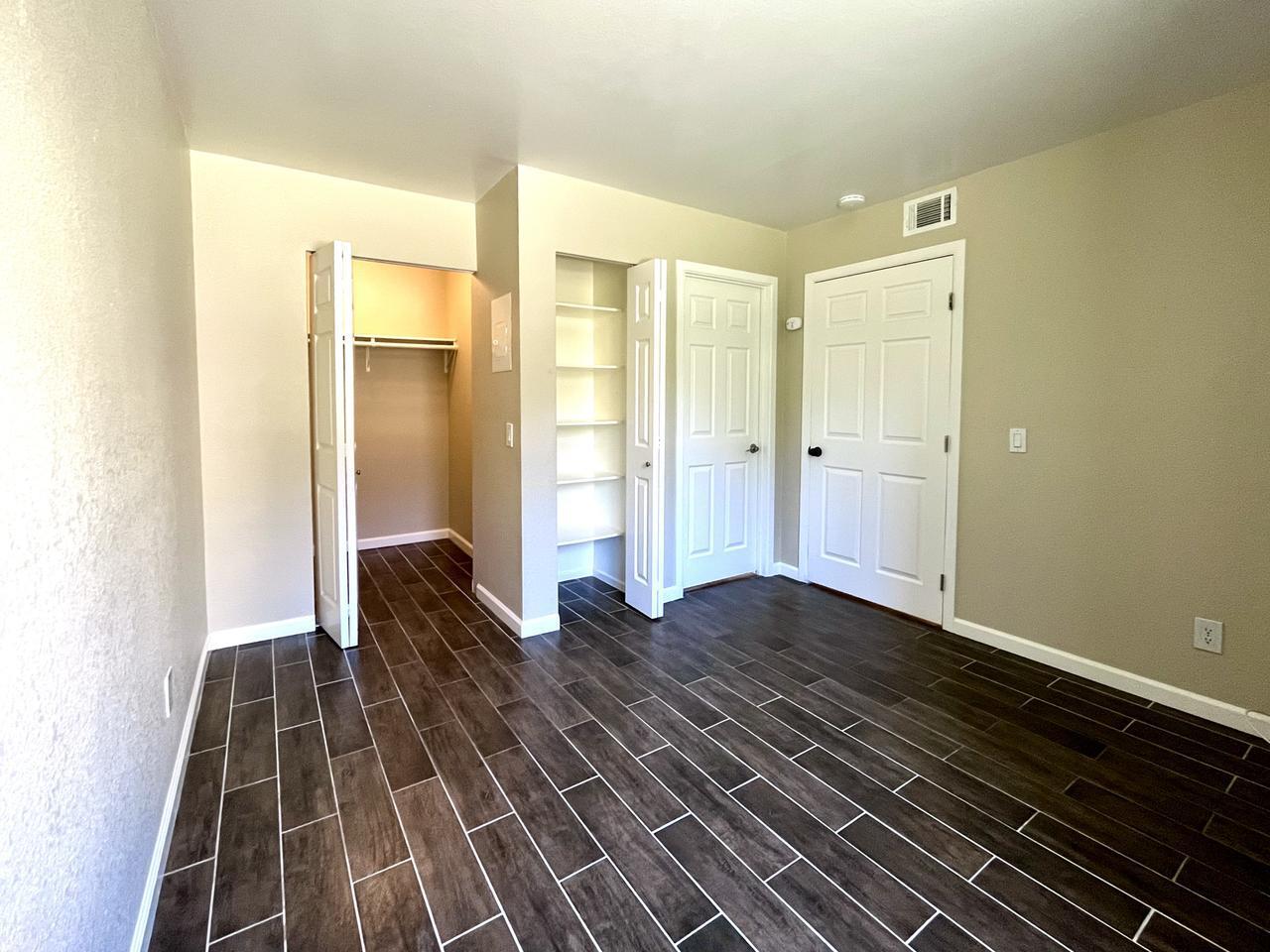 Building Photo - 1265 Kendall Dr