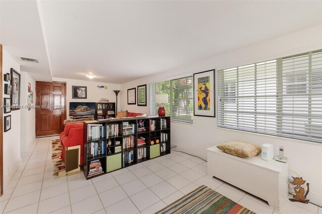 Building Photo - 7548 SW 58th Ave