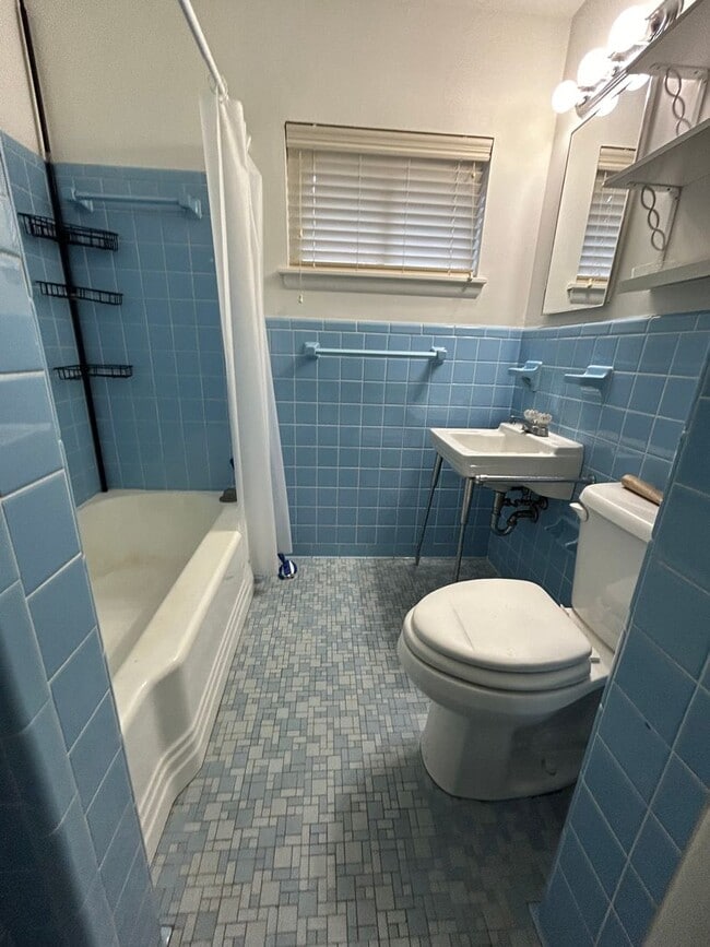 Building Photo - Call Property Manager Tonia Rollins at (50...