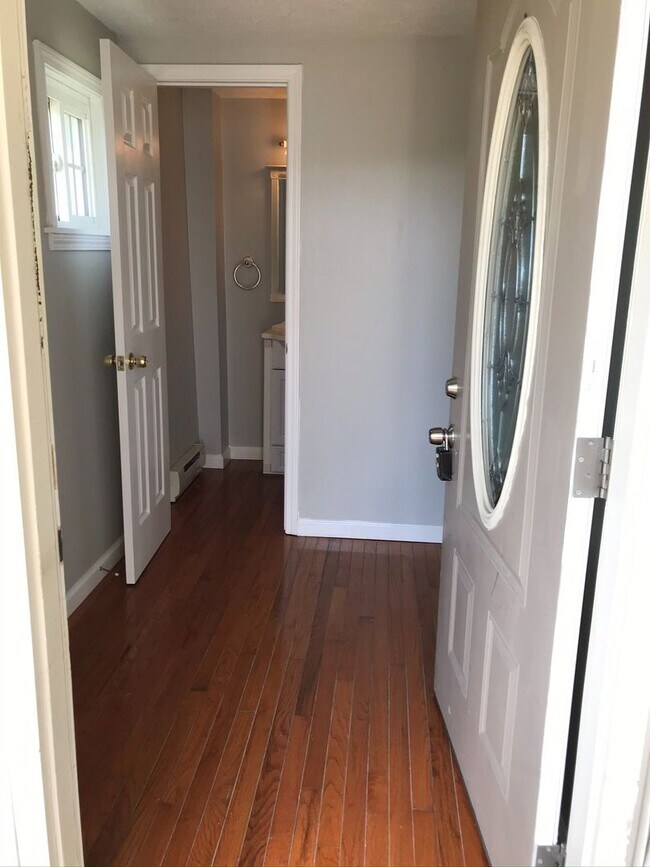 Building Photo - Cute 2 Bedroom / 1.5 Bath home in Penn Tra...