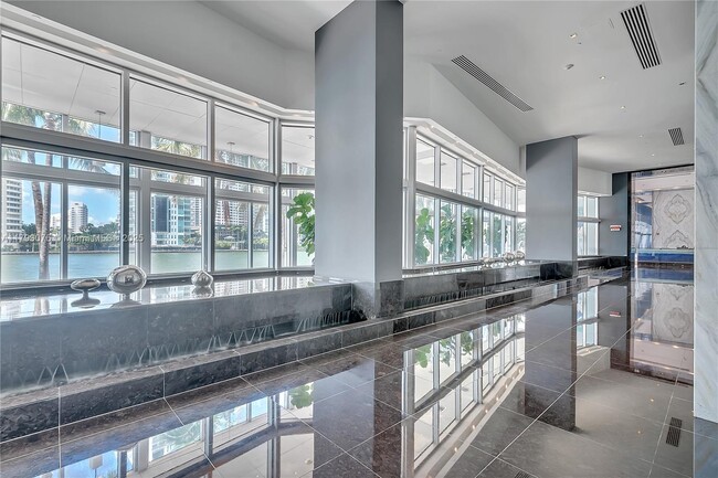 Building Photo - 335 S Biscayne Blvd