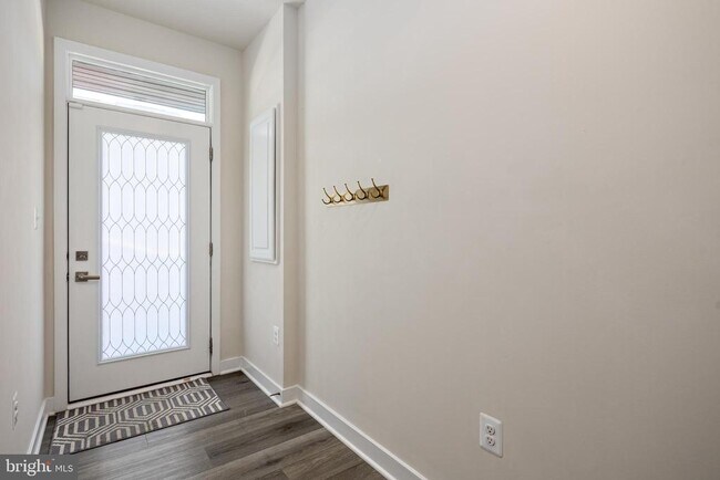 Building Photo - 7903 Chatuga Wy