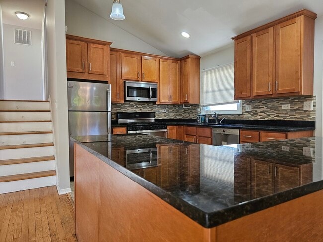 Building Photo - 9924 Crawford Ave