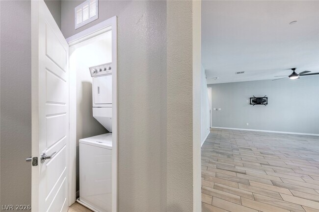 Building Photo - 11257 Rainbow Peak Ave