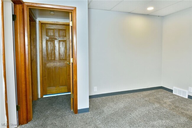 Building Photo - 401 Williams St SE