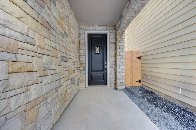 Building Photo - 1415 Adell Rose Ln
