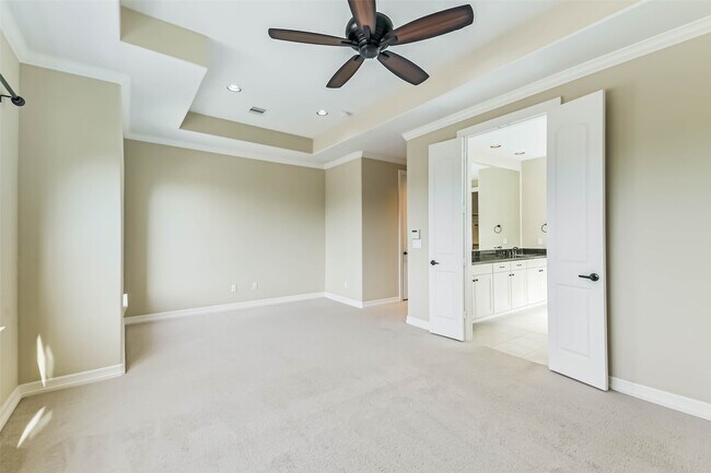 Building Photo - 11115 Olympia Dr