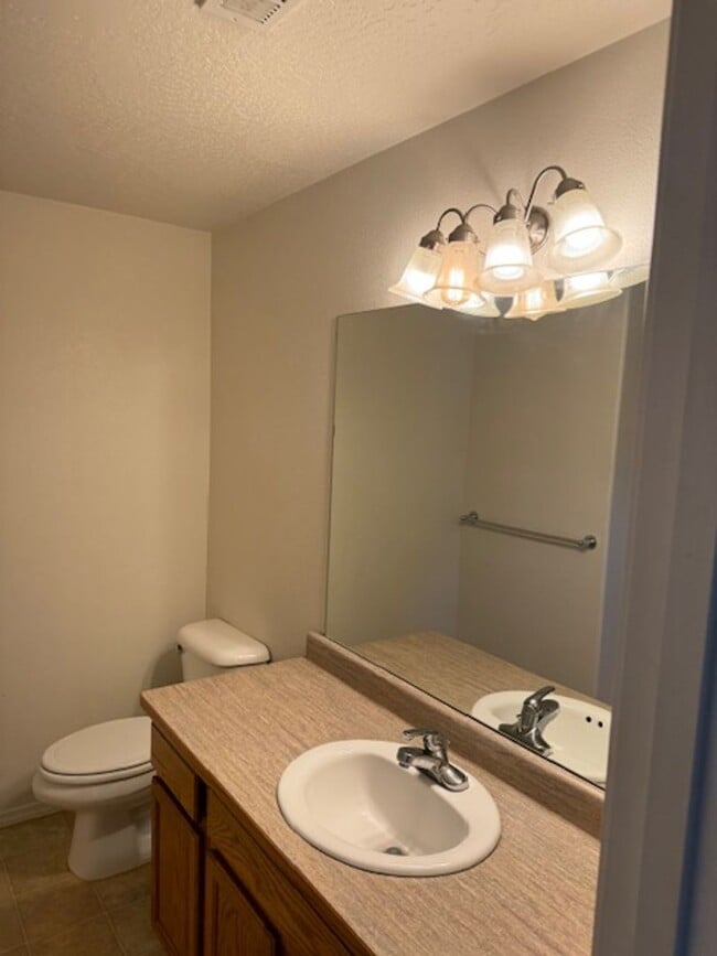 Building Photo - Two Story Townhome
