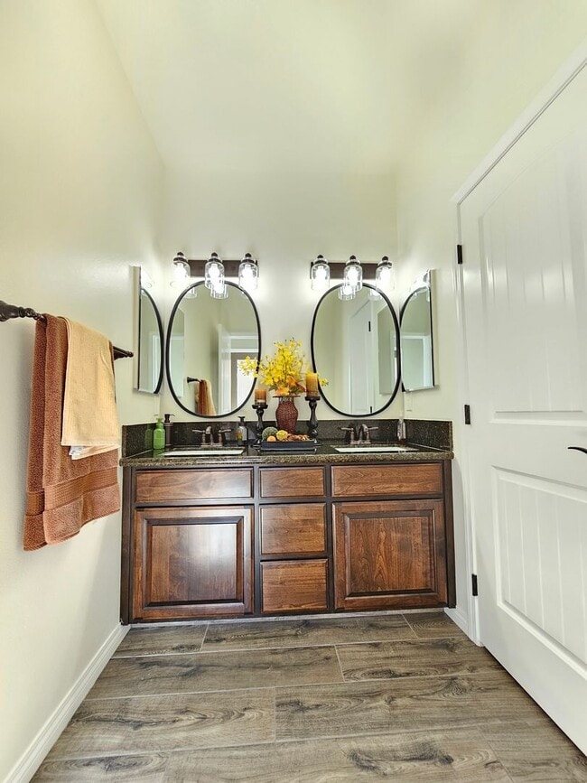 Building Photo - Dream Home 4 bed 3 bath Home!