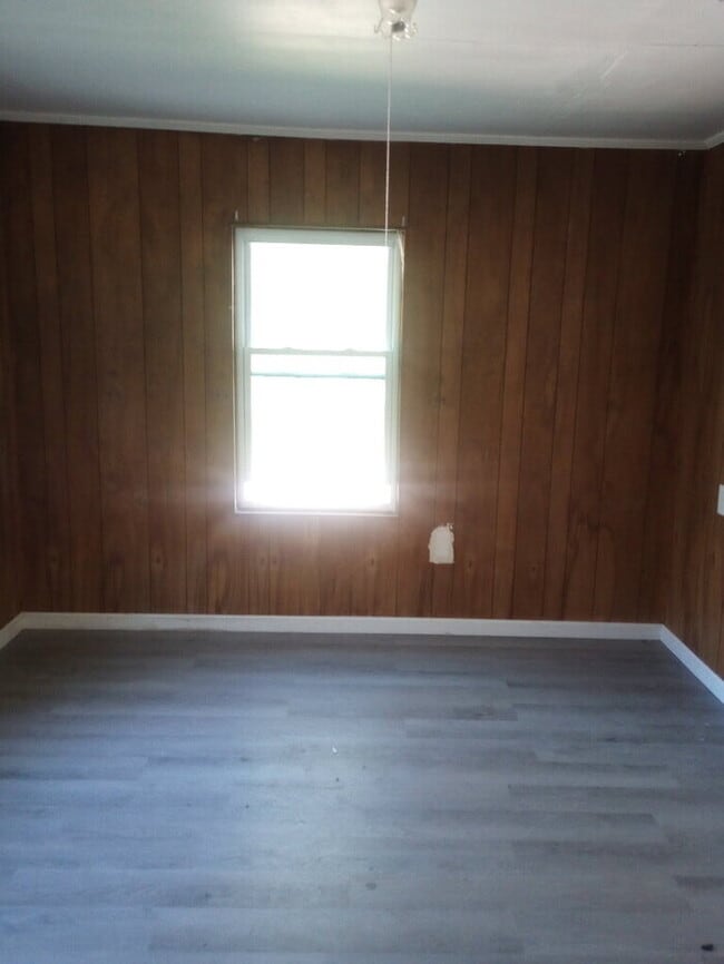 Building Photo - 2-bedroom 1 bathroom home in Jonesville, SC